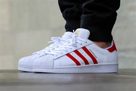 adidas superstar unisex schwarz rot|Adidas Superstar sneakers.